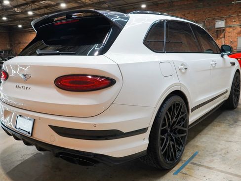 Used 2022 Bentley Bentayga AWD/4WD image 18