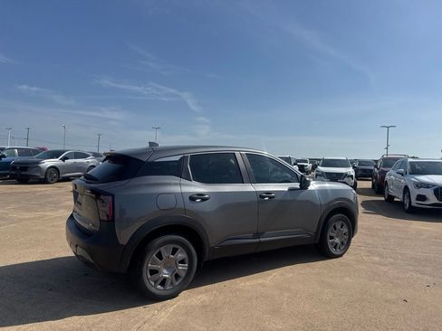 Used 2025 Nissan Kicks S AWD/4WD image 22