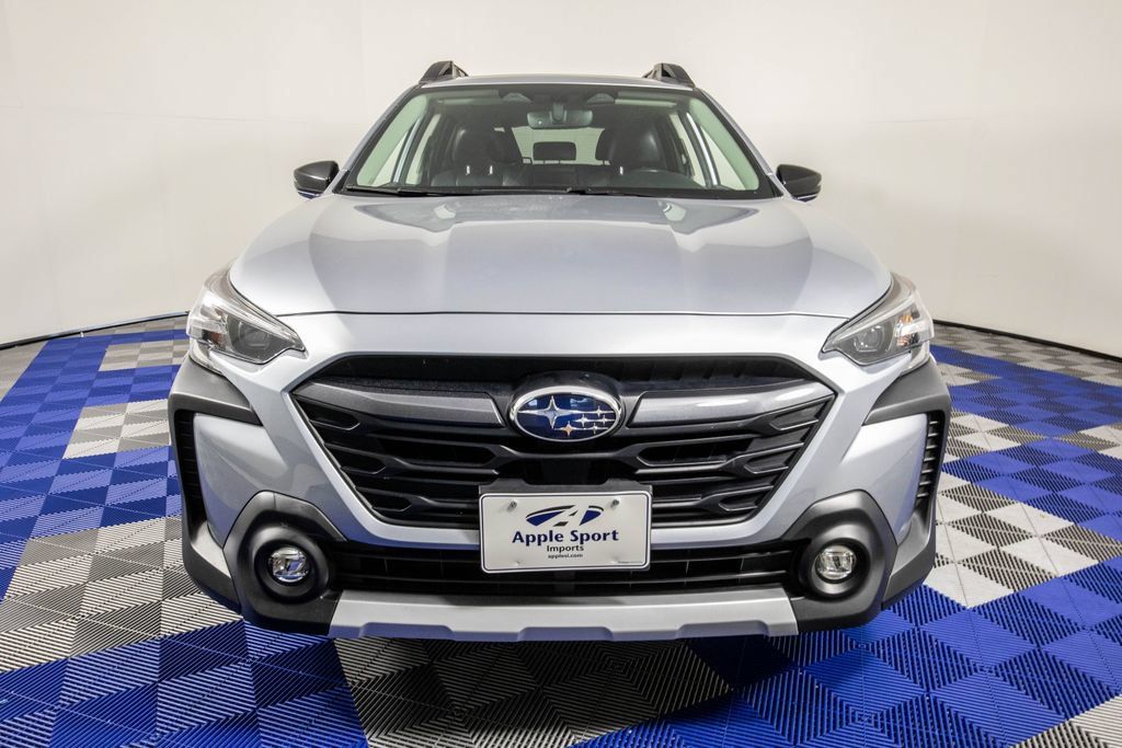 Used 2023 Subaru Outback Limited AWD/4WD image 3