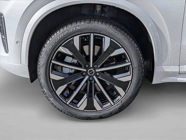 New 2026 Volvo XC90 T8 Plus w/ Protection Package Premier AWD/4WD image 11