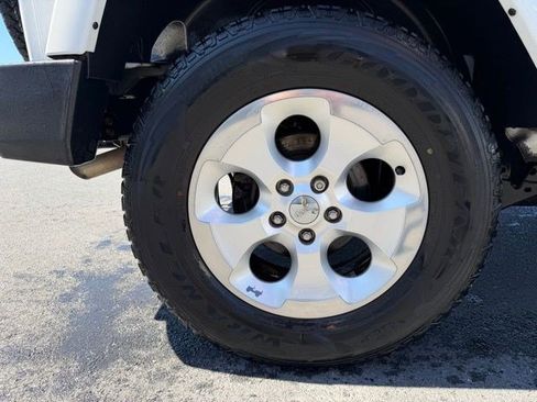 Used 2015 Jeep Wrangler Unlimited Sahara w/ Connectivity Group image 22