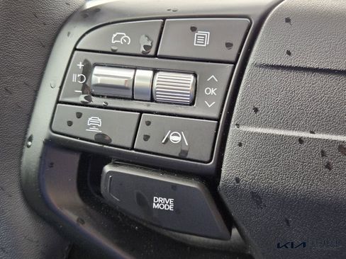 Used 2025 Kia K4 EX image 28