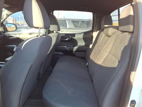 Used 2019 Toyota Tacoma TRD Off-Road image 7