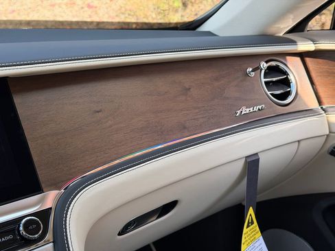 New 2026 Bentley Flying Spur Azure image 33