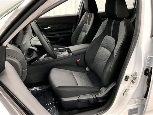 New 2026 Nissan Sentra SV FWD image 9