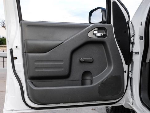 Used 2019 Nissan Frontier S image 39