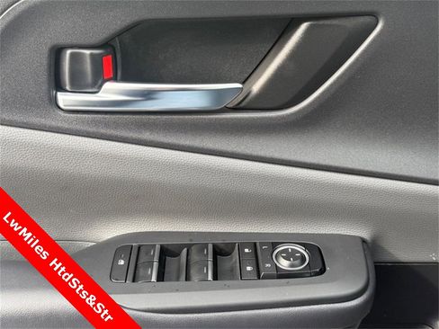 Used 2024 Toyota Prius XLE image 22