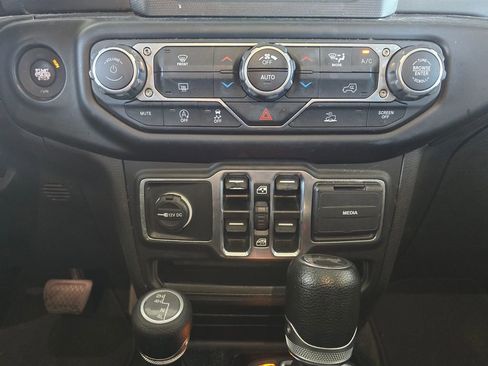 Used 2023 Jeep Wrangler Unlimited Sport AWD/4WD image 13