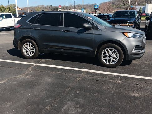 Used 2024 Ford Edge SEL w/ Convenience Package image 2