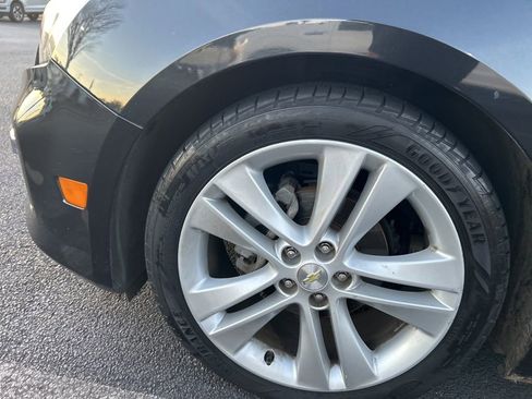 Used 2015 Chevrolet Cruze LTZ w/ Sun, Sound and Sport Package image 7