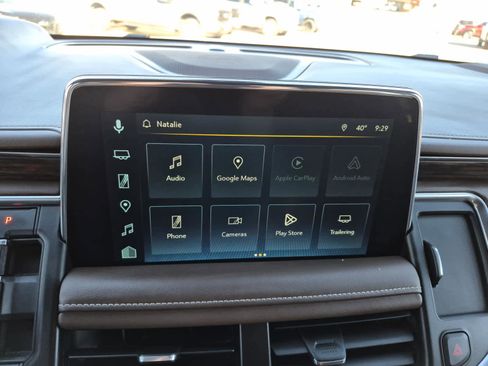 Used 2022 Chevrolet Suburban High Country image 32