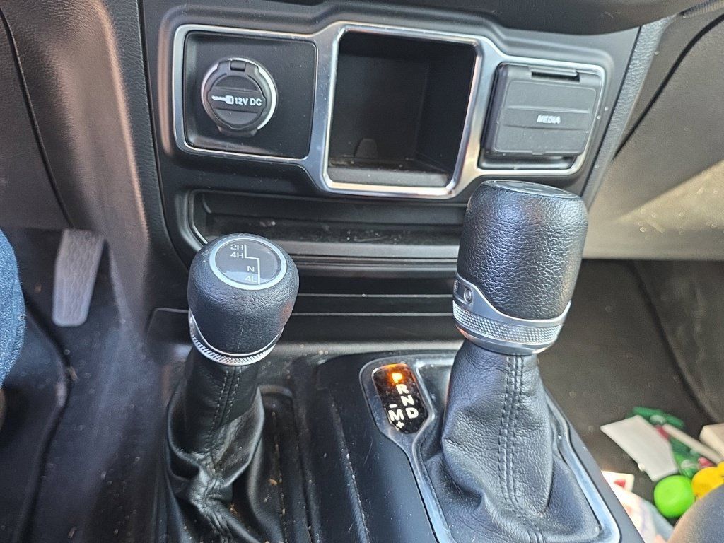 Used 2022 Jeep Wrangler Unlimited Sport AWD/4WD image 21