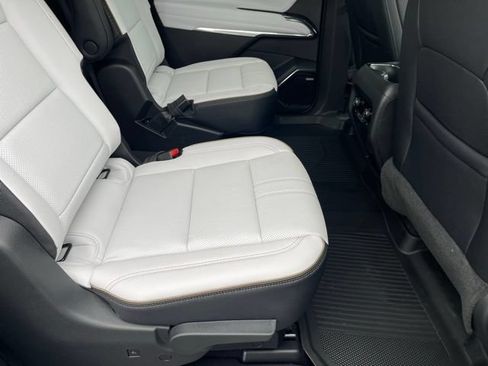 New 2026 Chevrolet Traverse High Country w/ LPO, Floor Liner Package FWD image 10