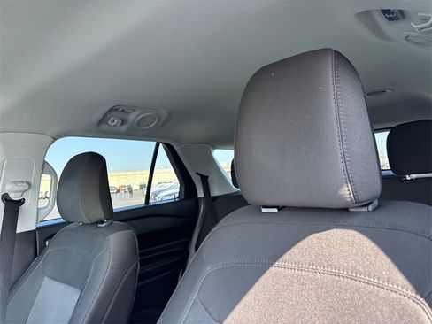 Used 2024 Ford Explorer XLT image 12