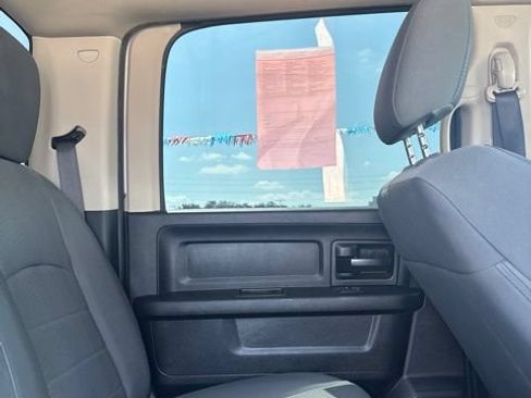 Used 2018 RAM 2500 Tradesman w/ Chrome Appearance Group AWD/4WD image 21