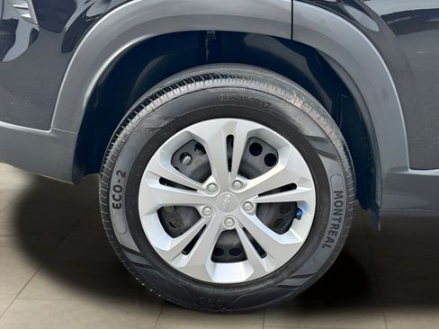 Used 2024 Chevrolet Trax LS FWD image 35