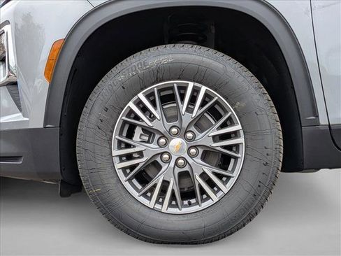New 2026 Chevrolet Traverse LT w/ Driver Confidence Package image 18
