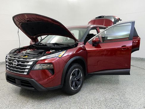 Used 2024 Nissan Rogue SV AWD/4WD image 9