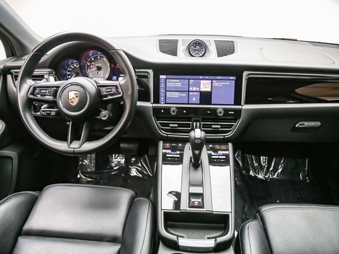 Certified 2023 Porsche Macan S AWD/4WD image 16