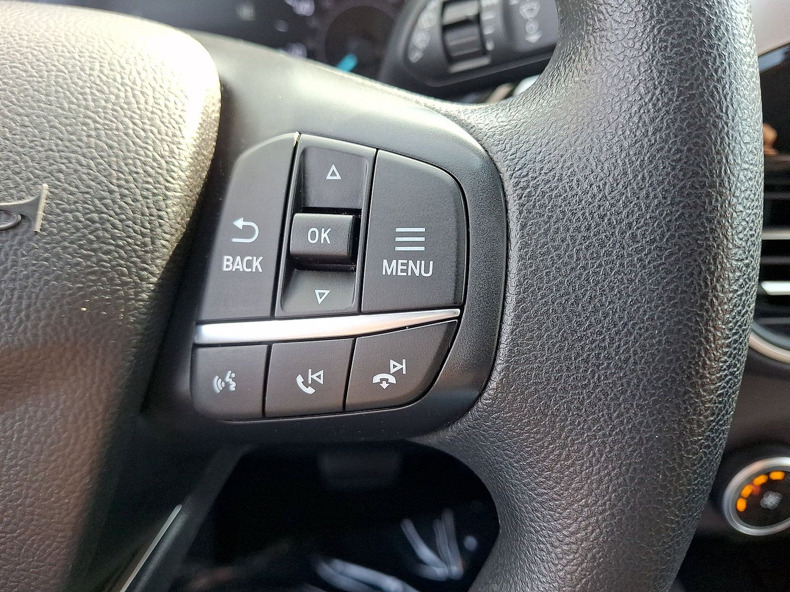 Used 2020 Ford Escape SE FWD image 18