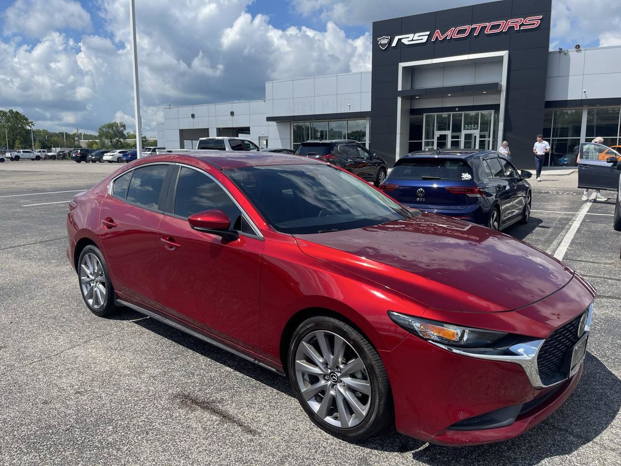 Used 2022 MAZDA MAZDA3 s FWD image 2