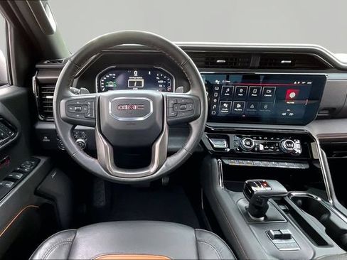 Used 2024 GMC Sierra 1500 AT4 w/ Technology Package AWD/4WD image 8