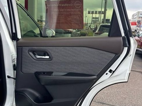 Certified 2023 Nissan Rogue SV AWD/4WD image 19
