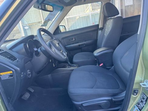 Used 2011 Kia Soul + w/ Audio Pkg image 10