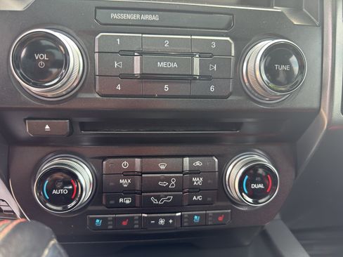 Used 2018 Ford F150 Lariat w/ Equipment Group 502A Luxury AWD/4WD image 24