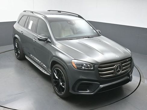 Used 2025 Mercedes-Benz GLS 450 4MATIC image 49