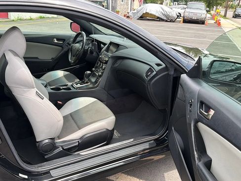 Used 2013 Hyundai Genesis 2.0T RWD image 25