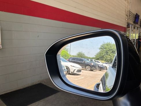 Used 2025 Nissan Rogue SV FWD image 19
