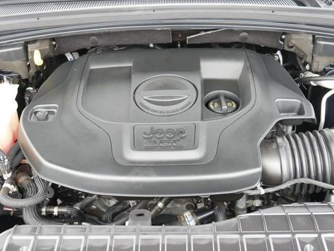 Used 2023 Jeep Grand Cherokee L Overland image 9