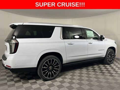 New 2026 Chevrolet Suburban High Country AWD/4WD image 3