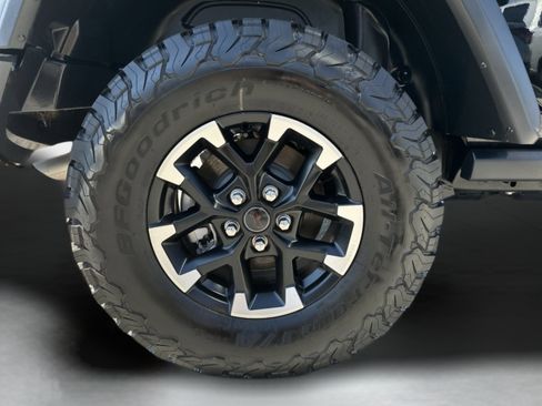 Used 2026 Jeep Wrangler Unlimited Rubicon AWD/4WD image 25