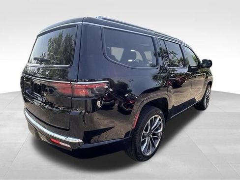 Used 2025 Jeep Wagoneer Series III w/ Premium Group I AWD/4WD image 6