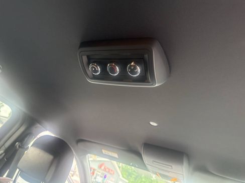 Used 2014 Dodge Grand Caravan SE FWD image 27