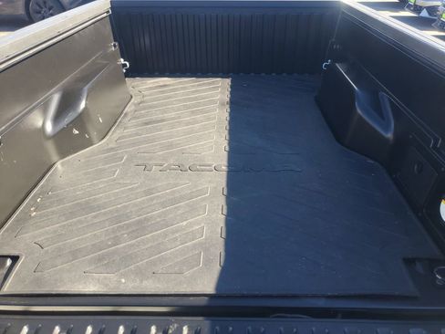 Used 2023 Toyota Tacoma TRD Sport image 9