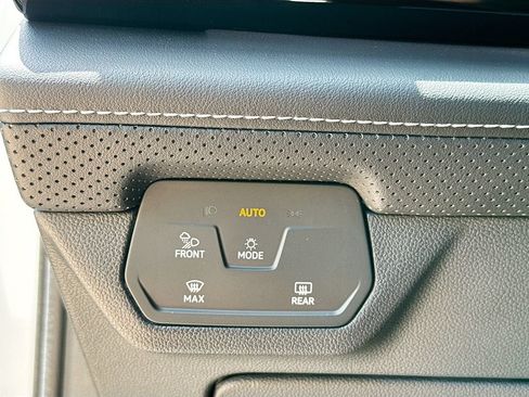 Used 2024 Volkswagen Atlas SEL Premium R-Line AWD/4WD image 23