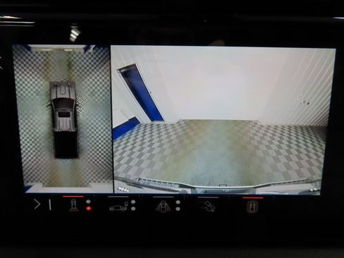 Used 2024 GMC Sierra 3500 Denali w/ Denali Reserve Package image 18