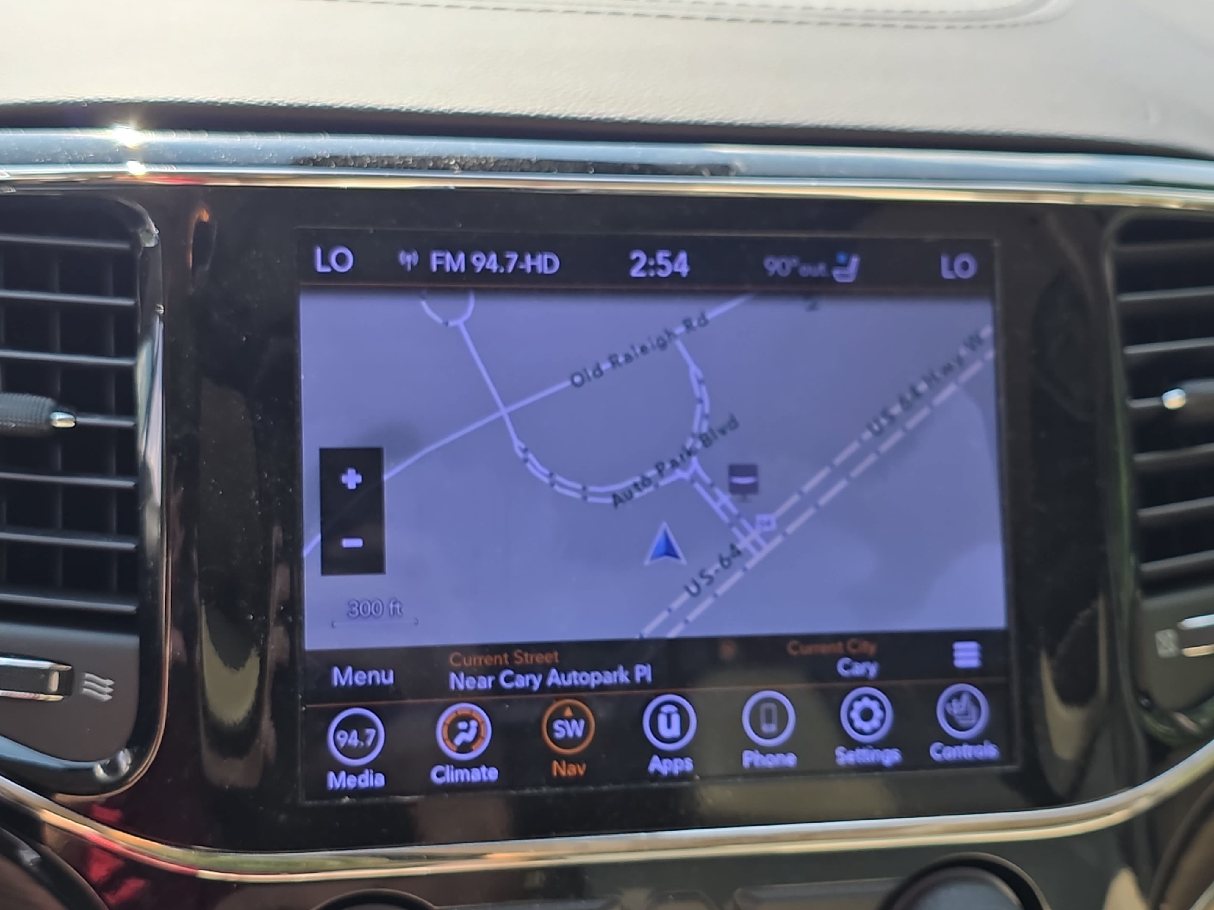 Used 2020 Jeep Grand Cherokee Overland AWD/4WD image 10