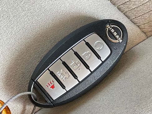 Used 2025 Nissan Altima 2.5 SV FWD image 24