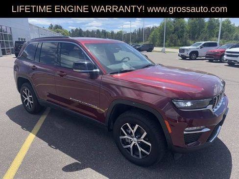 Used 2024 Jeep Grand Cherokee Limited AWD/4WD image 2