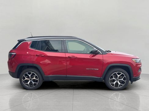 Used 2025 Jeep Compass Limited AWD/4WD image 30