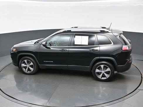 Used 2019 Jeep Cherokee Limited w/ Luxury Group AWD/4WD image 39