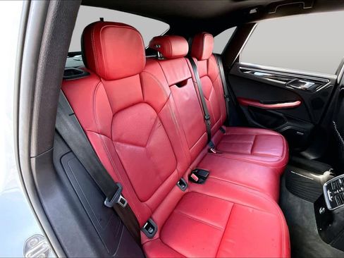 Used 2022 Porsche Macan S AWD/4WD image 20