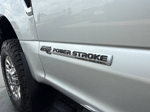 Used 2019 Ford F350 XLT w/ XLT Premium Package AWD/4WD image 9