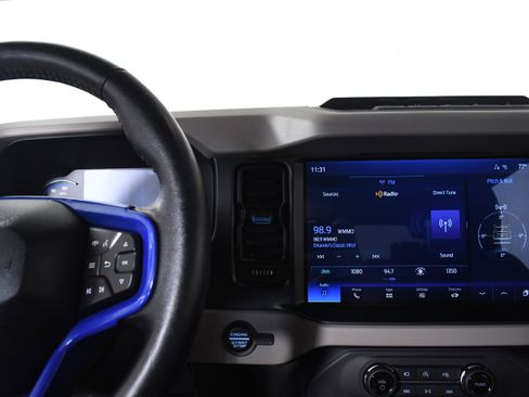 Used 2023 Ford Bronco Wildtrak image 16