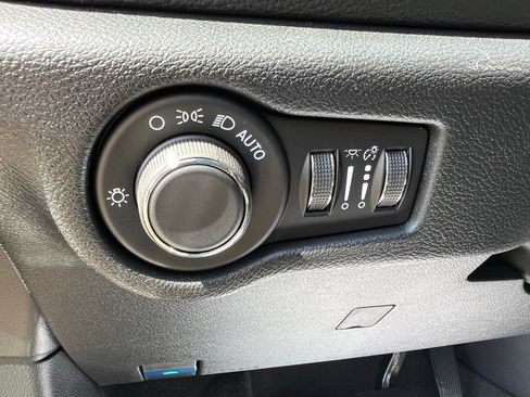 New 2027 Chrysler Pacifica Select AWD/4WD image 29