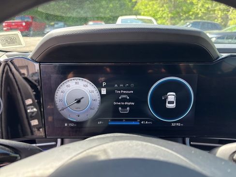 Used 2024 Hyundai Elantra SEL FWD image 25